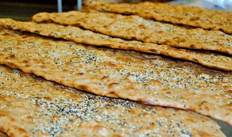 چرا نان را پس از خنک شدن بسته بندی کنیم