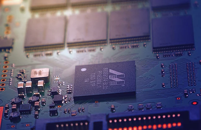 What is the best programming language to program FPGA?